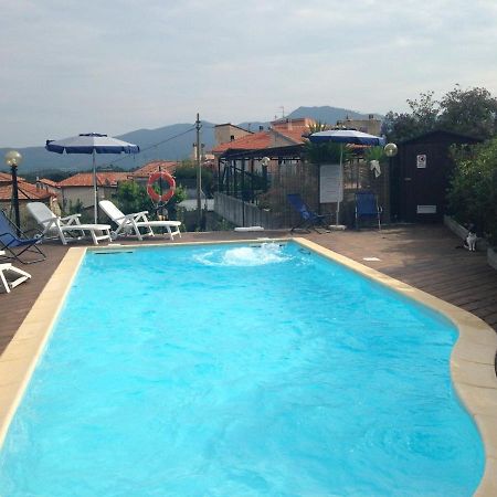 Gli Angeli Agriturismo Villa Cisano sul Neva Dış mekan fotoğraf