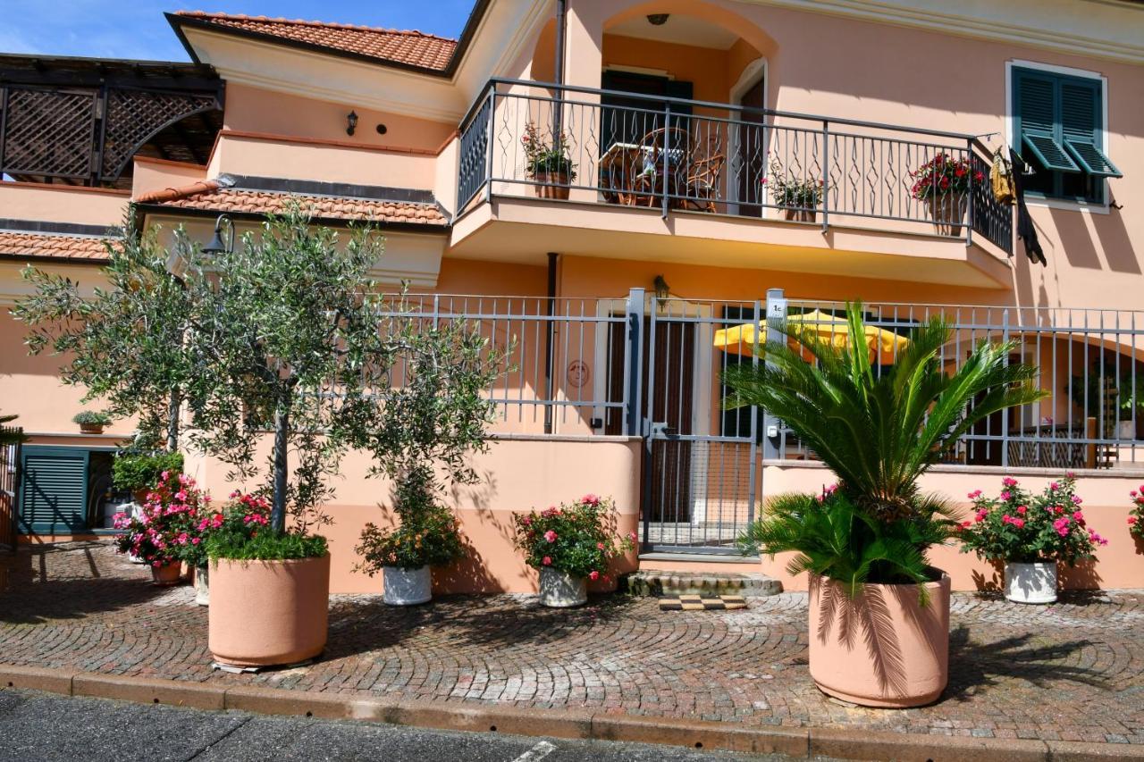 Gli Angeli Agriturismo Villa Cisano sul Neva Dış mekan fotoğraf